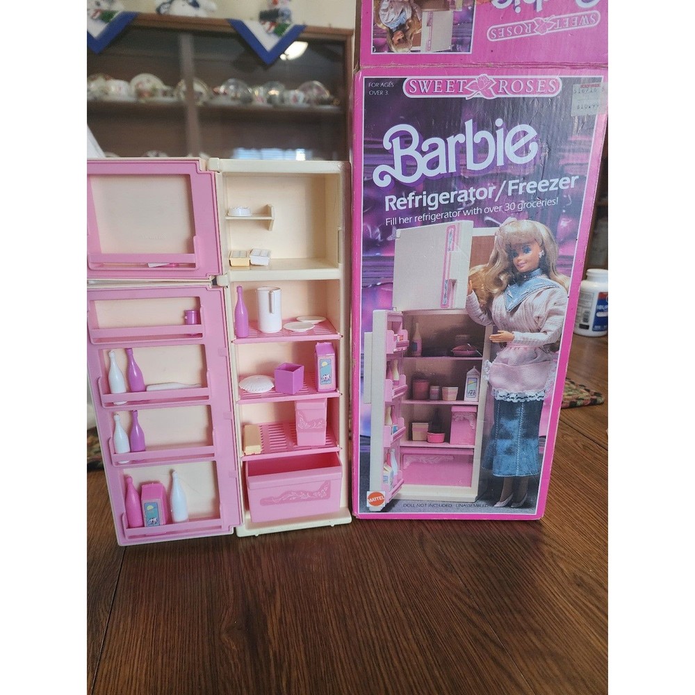 Barbie sweet roses refrigerator/freezer